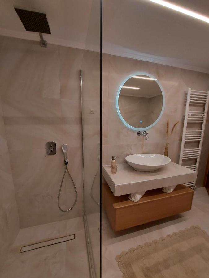 Primrose Apartments Толон Экстерьер фото