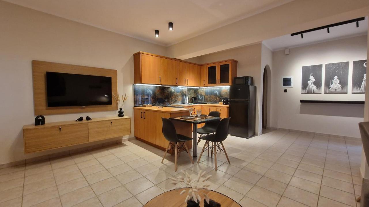 Primrose Apartments Толон Экстерьер фото